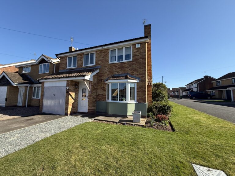 Burnham Drive, Whetstone, LE8