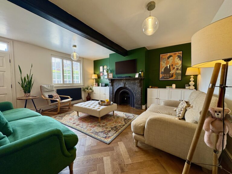 Long Street, Belton, LE12