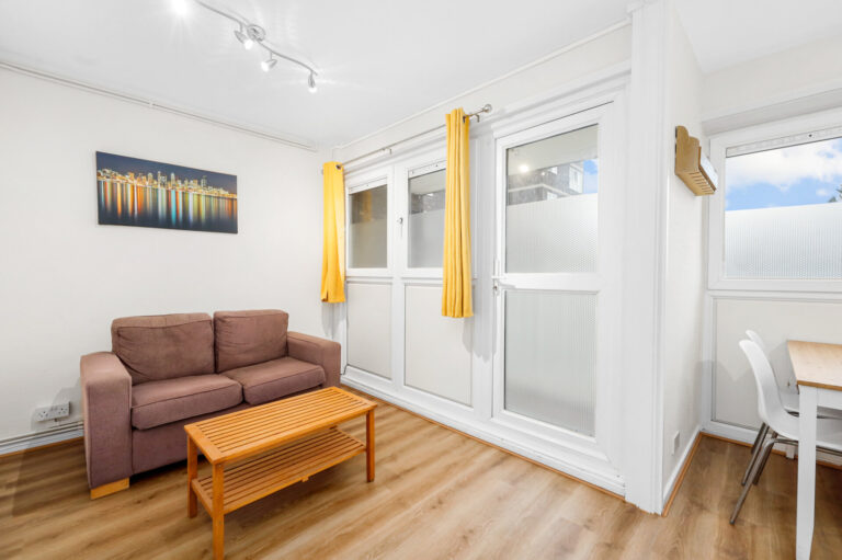 Ludovick Walk, London, SW15