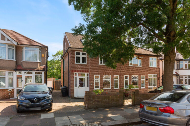 Hicks Avenue, Greenford, UB6