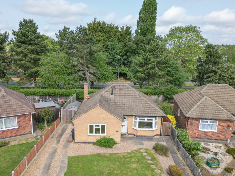 De Lisle Close, Market Harborough, LE16
