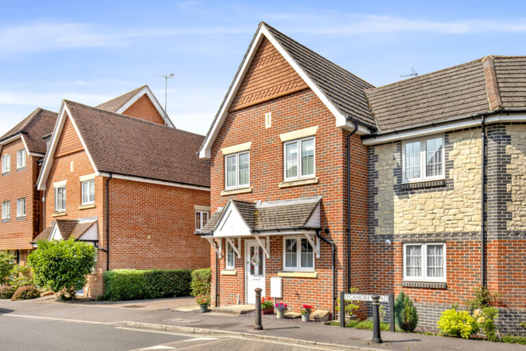 Sycamore Road, Lindford, GU35