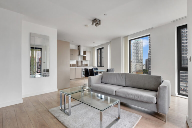 Williamsburg Plaza, Roosevelt Tower, E14