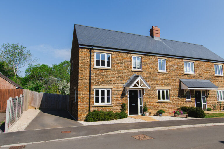 Oak Farm Drive, Milcombe, OX15