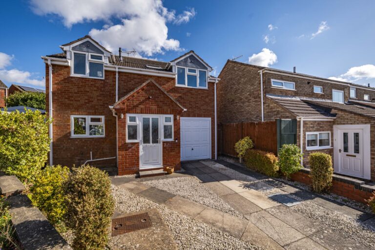 Sumner Close, Hampton Magna, CV35