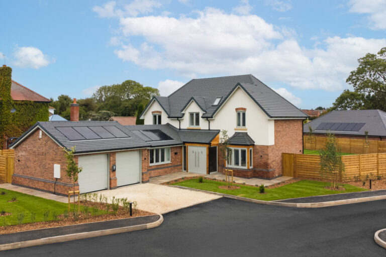 Maines Close, Burbage, LE10