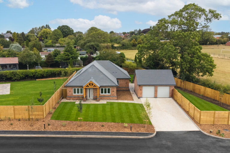 Maines Close, Burbage, LE10