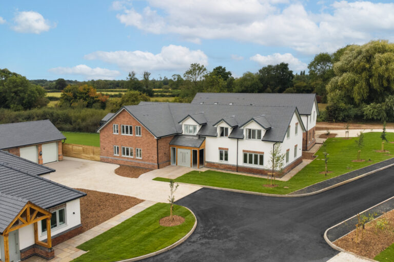 Maines Close, Burbage, LE10