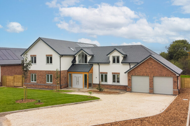 Maines Close, Burbage, LE10