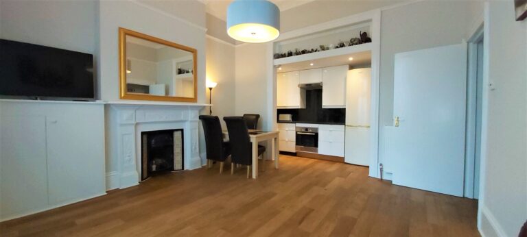 Thorney Hedge Road, London, W4