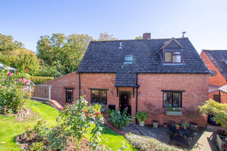 Chestnut Road, Mollington, OX17