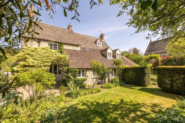 Bainton Road, Bucknell, OX27