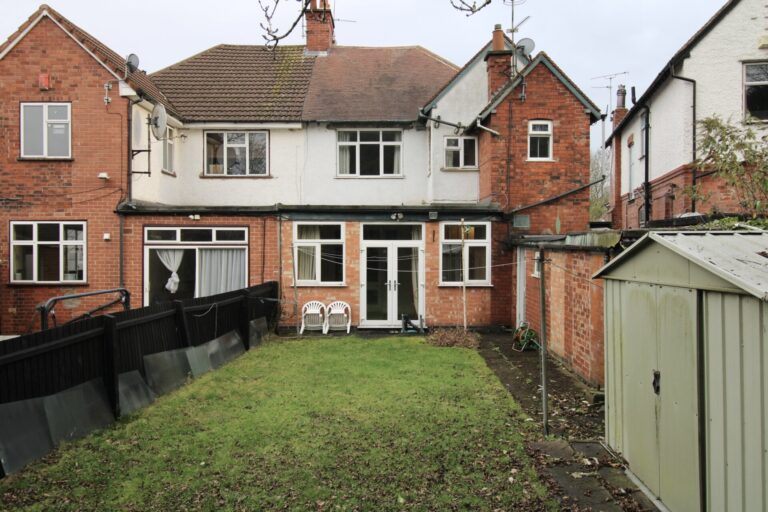 Roundhill Road, Leicester, LE5