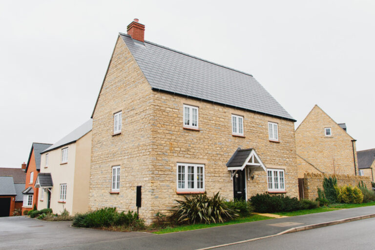 Roberts Road, Silverstone, NN12