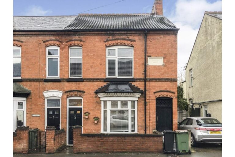 Clifford Street, Wigston, LE18