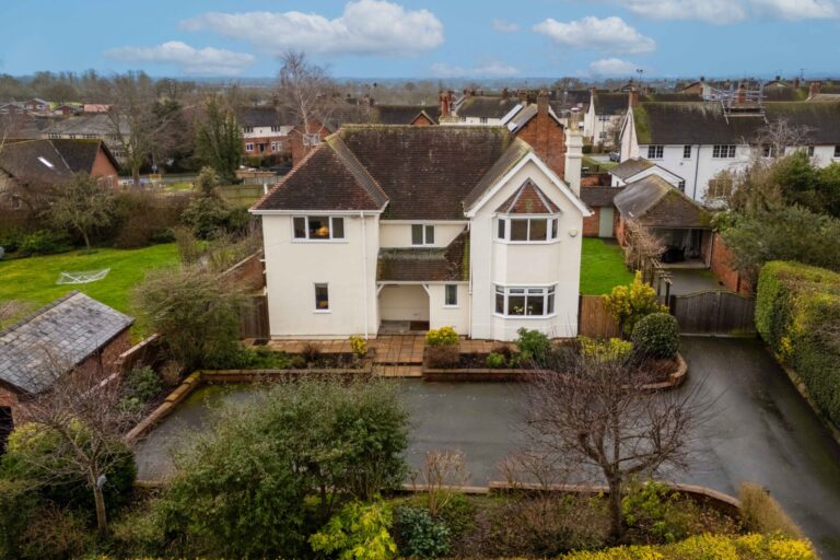 Barton Road, Farndon, CH3