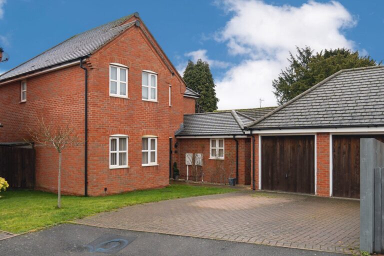 Toon Close, Mountsorrel, LE12