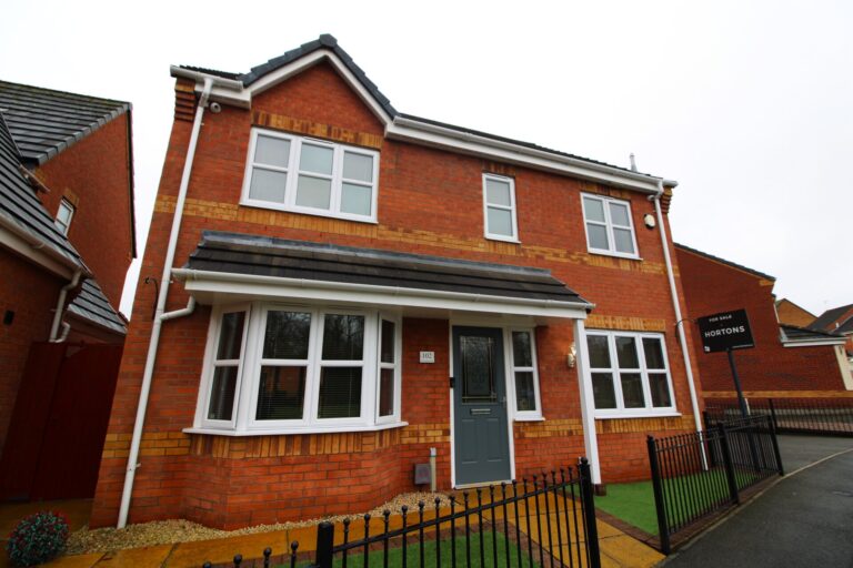 Columbine Road, Hamilton, LE5