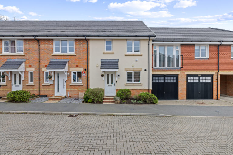 Welberry Way, Blackwater, GU17