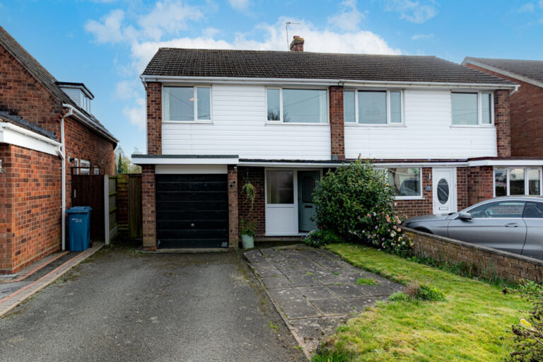 Reindeer Road, Fazeley, B78