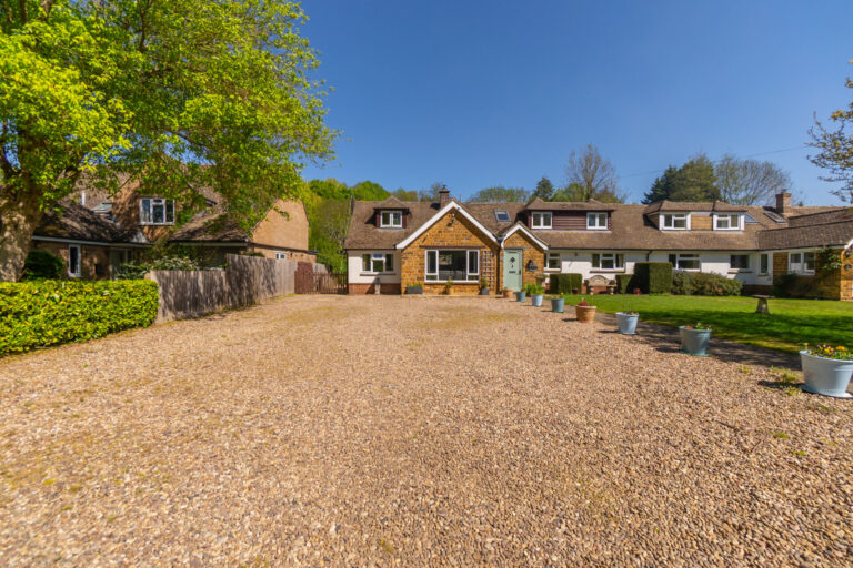 Dragon Cottage, Dog Close, Adderbury, OX17 3EF