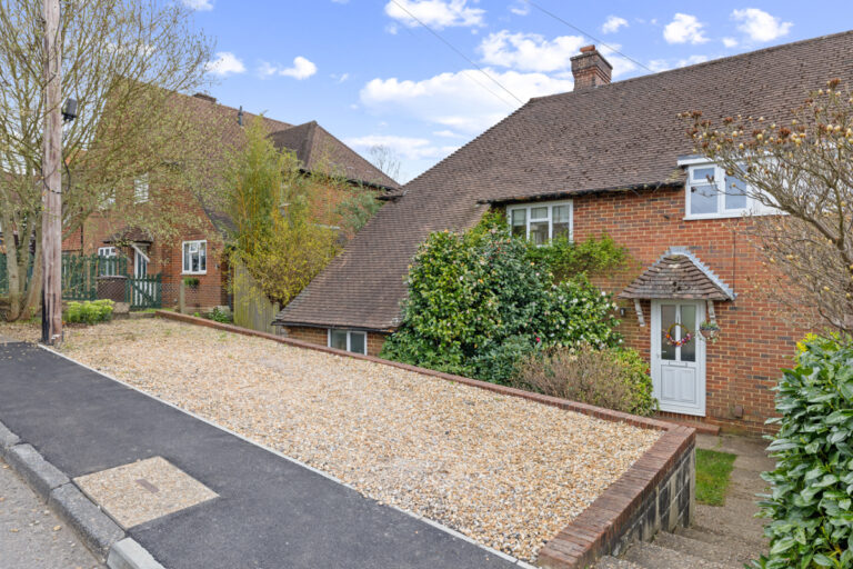 Sun Brow, Haslemere, GU27