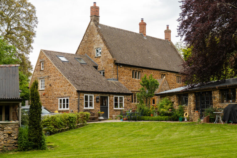 Glovers Lane, Middleton Cheney, OX17