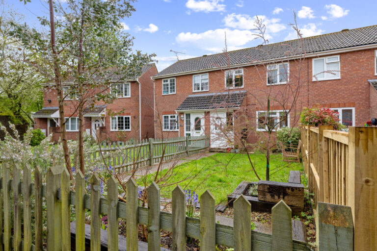 Blackthorne Close, Bordon, GU35
