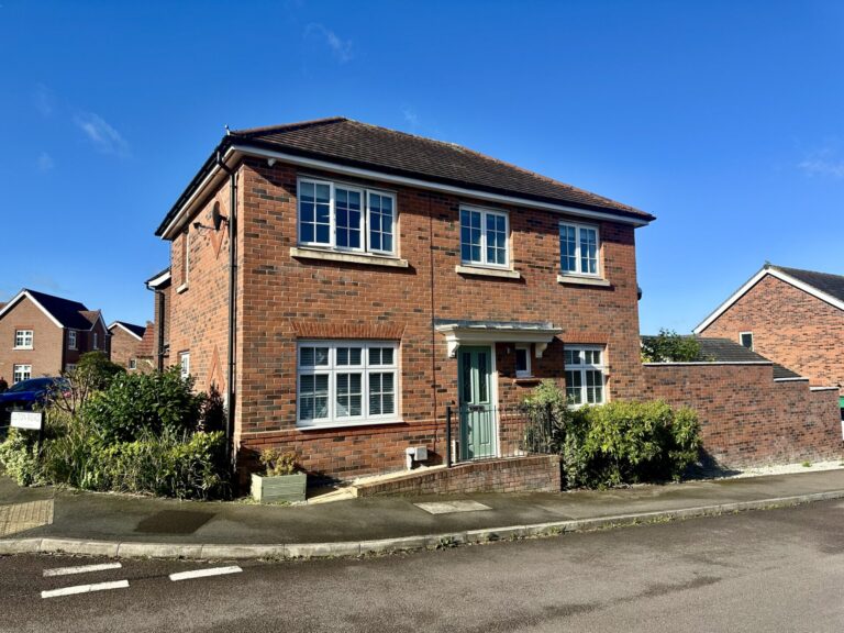 Newman Drive, Church Gresley, DE11