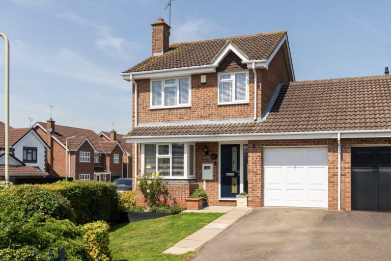 Chantry Close, Huncote, LE9