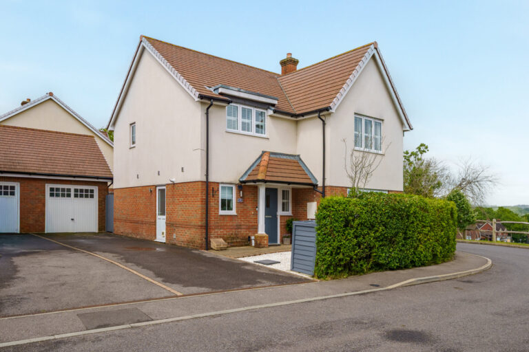 Bramley Avenue, Horam, TN21