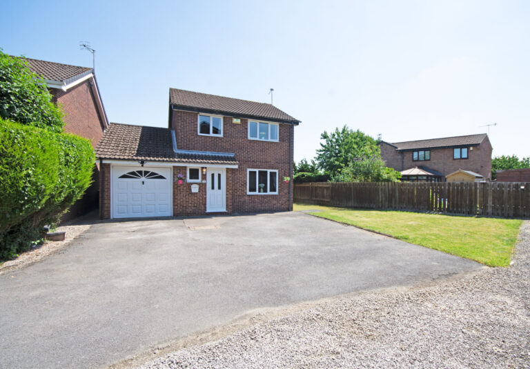 Grantham Close, Giltbrook, NG16