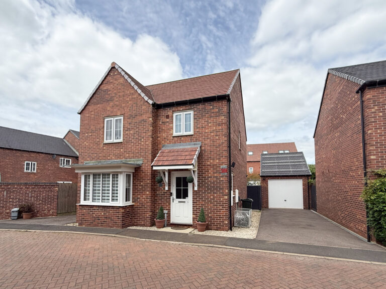 Foxtail Crescent, Bodicote, OX15
