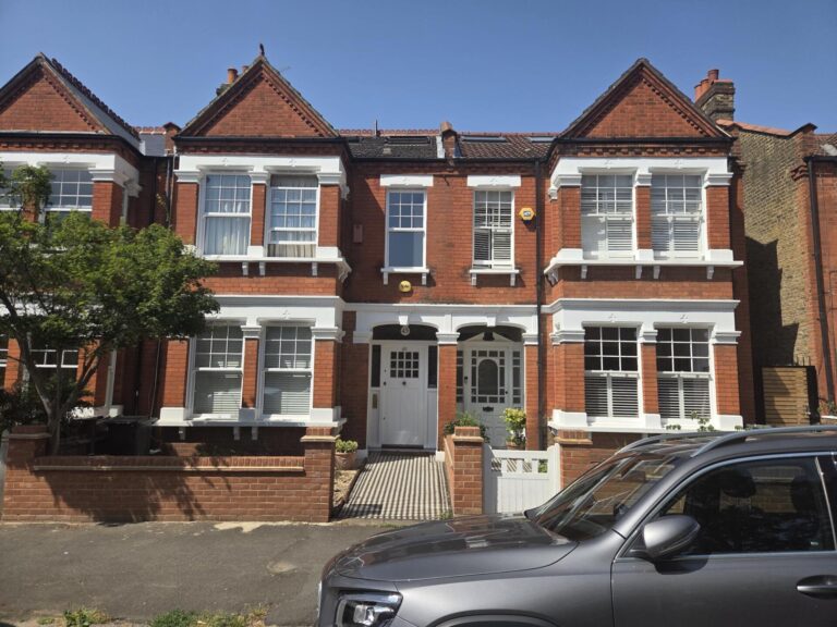 Wavendon Avenue, London, W4