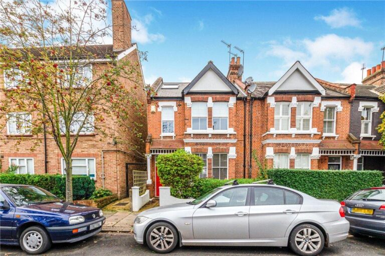 St. Albans Avenue, London, W4