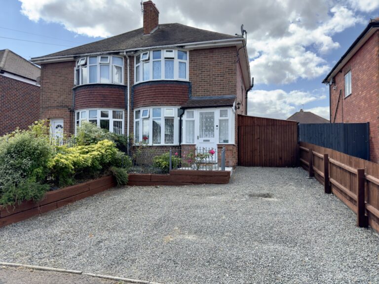 King George Avenue, Loughborough, LE11