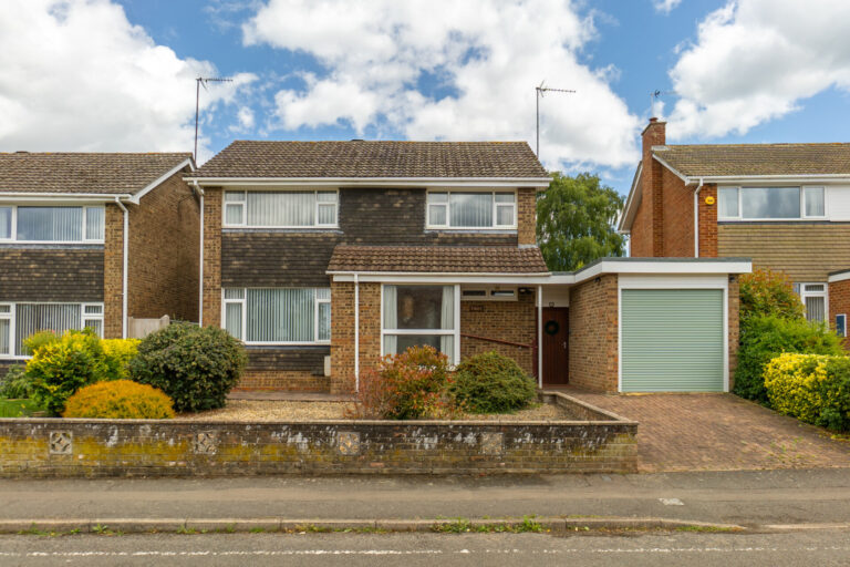 Burns Road, Banbury, OX16